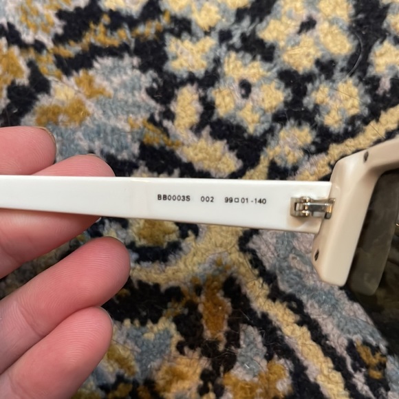 Balenciaga sunglasses new with tags - Picture 3 of 3